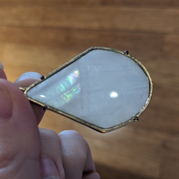 The SAK mother of pearl earrings - Picture 4 of 4